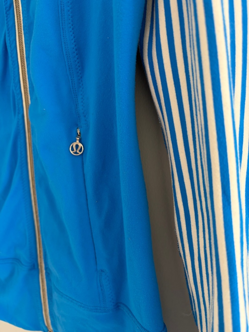 2 for $25 Lululemon Women's Daily Yoga Jacket with Striped Sleeves - Picture 3 of 8